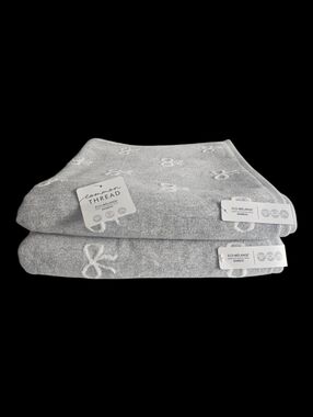 2Pc Common Thread Light Gray & White Coquette Bow Bath Towels New